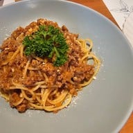 Charm Eatery and Bar สาธร