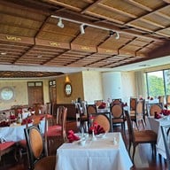 บรรยากาศ The Emperor