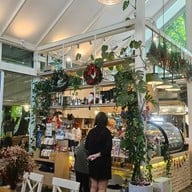 บรรยากาศ Simple Meet At ฐ.ฐาน