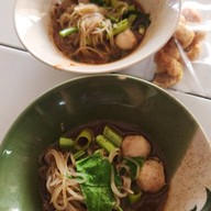 เมนูของร้าน ก๋วยเตี๋ยวเรือ (ป้าเล็ก) เจ้าเก่า