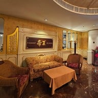 บรรยากาศ The Emperor