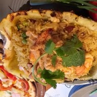 Charm Eatery and Bar สาธร