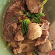 เมนูของร้าน ก๋วยเตี๋ยวเรือ (ป้าเล็ก) เจ้าเก่า