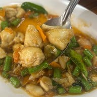 ครัวลุงแดง ท่าข้าม