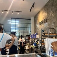 TRINITY BAKEHOUSE ถนนหน้าเมือง