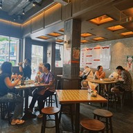 บรรยากาศ Hereduan Street Food (เฮียด่วน) บรรทัดทอง
