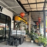 TRINITY BAKEHOUSE ถนนหน้าเมือง