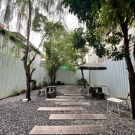TRINITY BAKEHOUSE ถนนหน้าเมือง