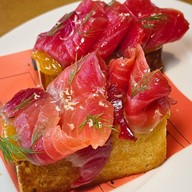 HALFWAY Brunch & Bar งามดูพลี