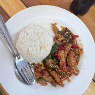 อาก๋ง ตามสั่ง  ส้มตำ ข้างม.เกษมร่มเกล้า สาขา1