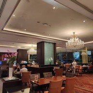 โรงแรมฮอลิเดย์ อินน์ กรุงเทพ สีลม