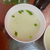 นายย้ง ทรงวาด ก๋วยเตี๋ยวลูกชิ้นปลา .