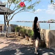 บ้านสุริยน