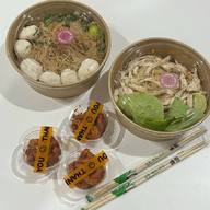 หมี่ไก่ฉีก หมี่คลุกซอสโบราณ สาขา1 by oilzii