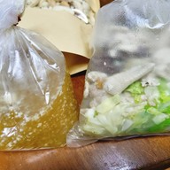 เมนูของร้าน ลุงเลื่อน ต้นตำหรับก๋วยเตี๋ยวไก่โบราณ ห้วยขวาง ต้นตำหรับ