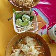 บะหมี่ชากังราว สาขาต้นโพธิ์