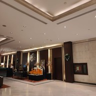 โรงแรมฮอลิเดย์ อินน์ กรุงเทพ สีลม