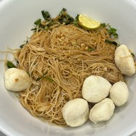 เมนูของร้าน หมี่ไก่ฉีก หมี่คลุกซอสโบราณ สาขา1 by oilzii