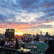 The District Grill Room and Bar สุขุมวิท ซ.57