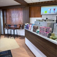 CLOVES COFFEE  Dukezong Ancient Town