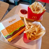 McDonald's พีทีที วังน้อย อยุธยา ฝั่งขาเข้า (ไดร์ฟทรู)
