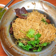 ร้านเทียบเหลา กระเพาะปลาน้ำแดง สาขา1