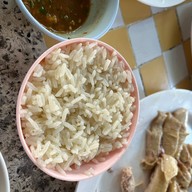 แดนข้าวมันไก่ สาขาสันทรายสายเก่าเยื้องปั๊มPT