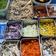 เมนูของร้าน ข้าวไข่เจียวบุฟเฟ่ต์ น้องให้คุณ MeeDee market