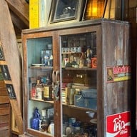 ครัววันสุข Kitchen Bar & Gallery 1