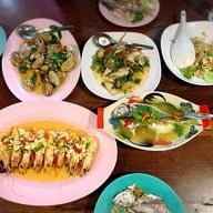 ครัวปลาทู (ทิดอ้วน) บางแสน