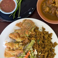 เมนูของร้าน ร้านข้าวแกงปักษ์ใต้ ปั๊ม ปตท. กิ่งแก้ว