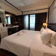 โรงแรมเฮือนขันทอง