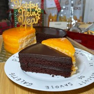 AMOR ทองหล่อ