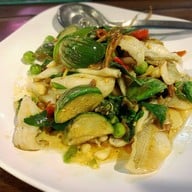 ครัวปลาทู (ทิดอ้วน) บางแสน