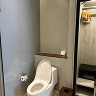 Atta Lakeside Resort Suite