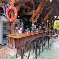 ครัววันสุข Kitchen Bar & Gallery 1