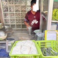 เจ๊ตุ๋ย ต้มเลือดหมู ซอยพหลโยธิน1