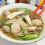 ลิ้ม ต้มเลือดหมู พัทยาเหนือ ลิ้ม lim 林 (ต้มเลือดหมู) (Lim) ลิ้ม พัทยา