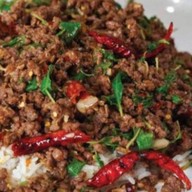 ผัดกระเพราโลโซ+ก๋วยจั๊บน้ำข้นตีนไก่ มี่