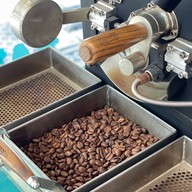 BEANS Coffee Roaster ทองหล่อ