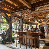 ครัววันสุข Kitchen Bar & Gallery 1