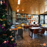 บรรยากาศ Aura Cafe and The Gang