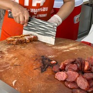 ธานี ข้าวหมูแดง - หมูกรอบ อารีย์