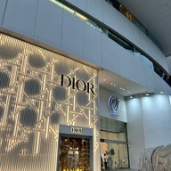 บรรยากาศ EmQuartier