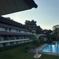 เอกไพลินริเวอร์แคว