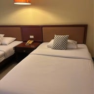 เอกไพลินริเวอร์แคว