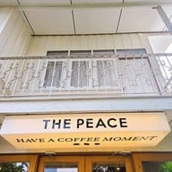 หน้าร้าน The Peace Coffee Roasters Maeklong