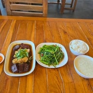 ข้าวต้มนายเจือ หนองสมบูรณ์