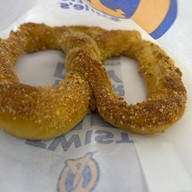 Auntie Anne's เซ็นจูรี่ สุขุมวิท ชั้น 2