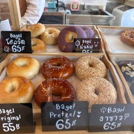 Lat & Loaf Cafe